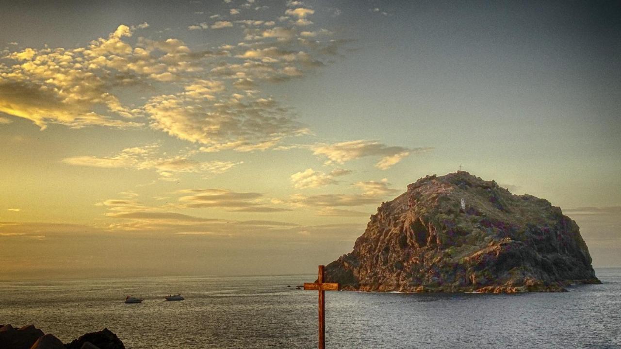 Modern Sea Front Apartment In Garachico 1 エクステリア 写真